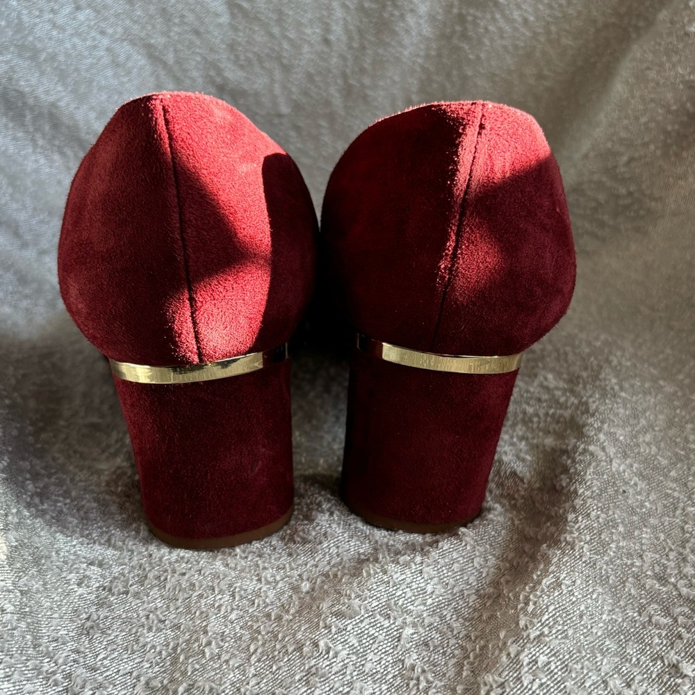 Pointed Toe Block Heel Pumps in Burgundy Suede - Picture 12 of 13